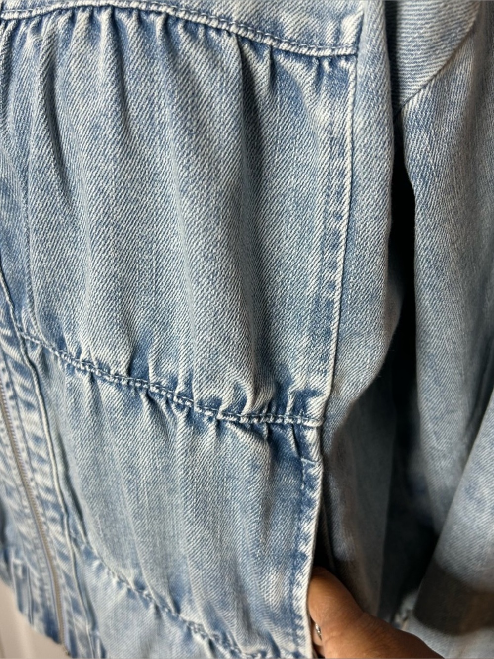 LOGO by Lori Goldstein Seamed Denim Zip Front Jacket (size small) - Picture 4 of 8